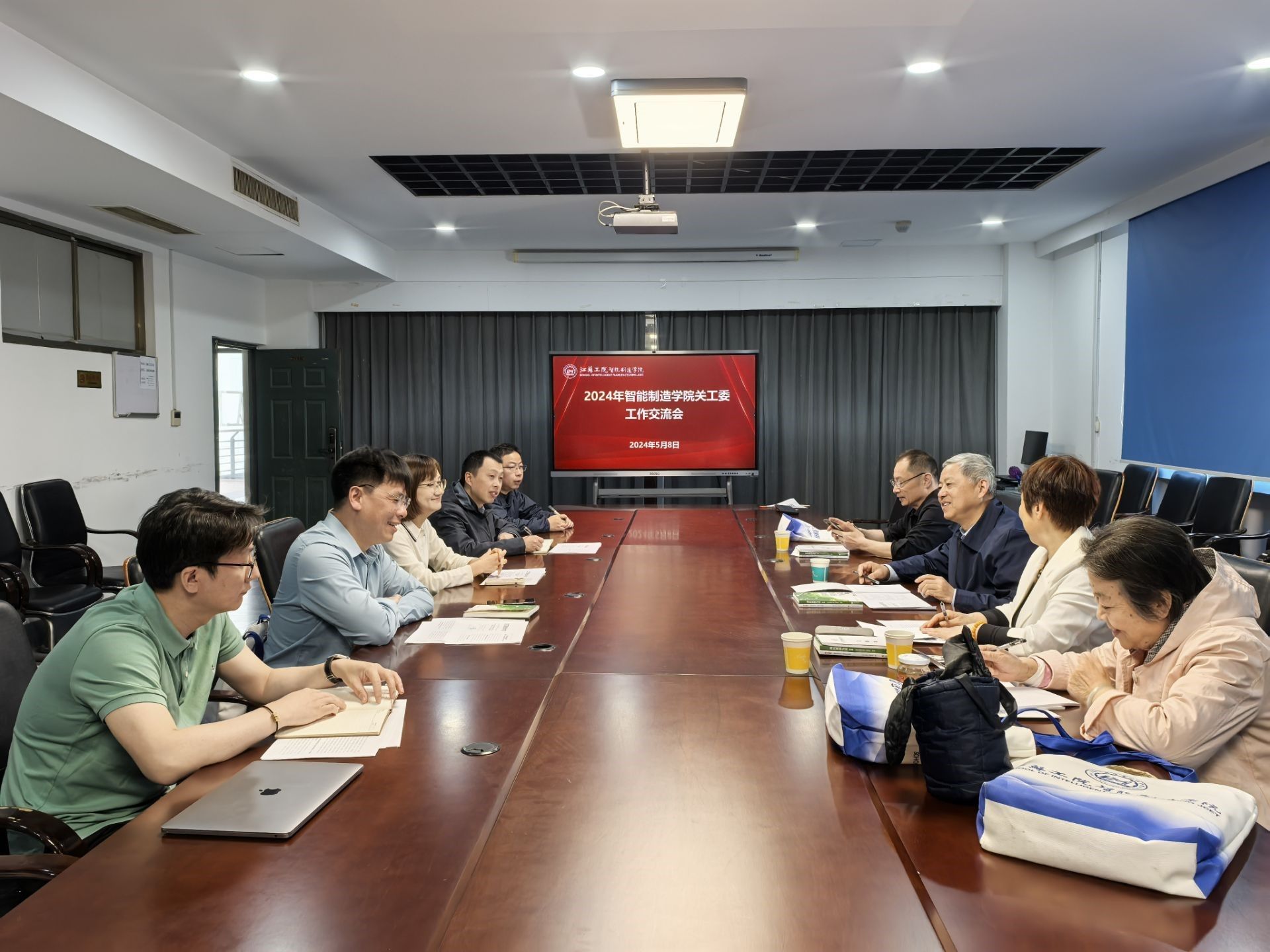 (智能制造学院 周鑫鑫/文图 王淳/推荐 周天一/审核)周天一传达了学校