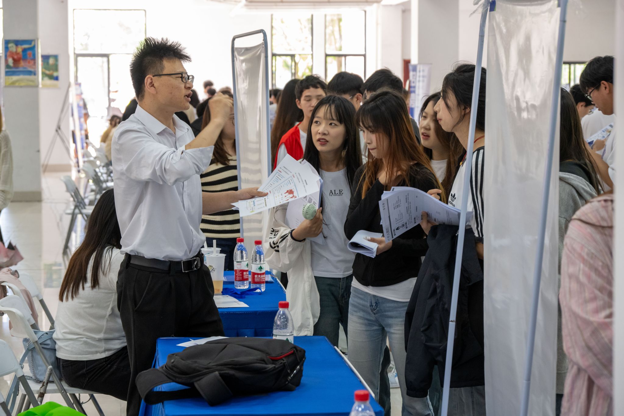 "江苏省百日冲刺促就业"暨江苏工程职业技术学院校园
